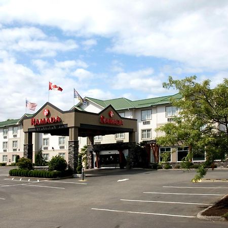 Ramada By Wyndham Surrey/Langley Hotel Exterior foto